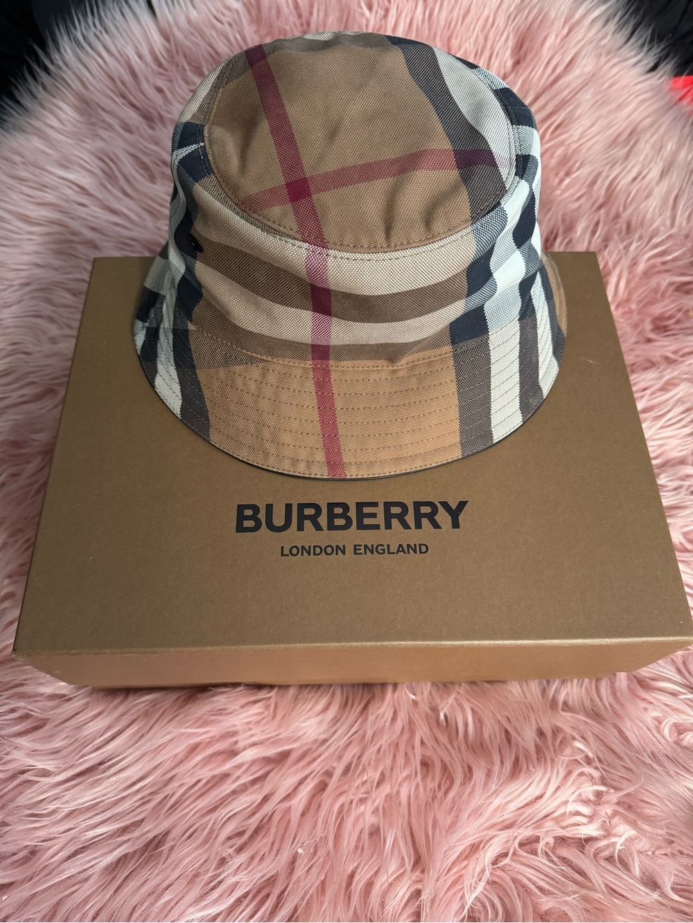 Burberry Check Cotton Canvas Bucket Hat in Birch brown SIZE M